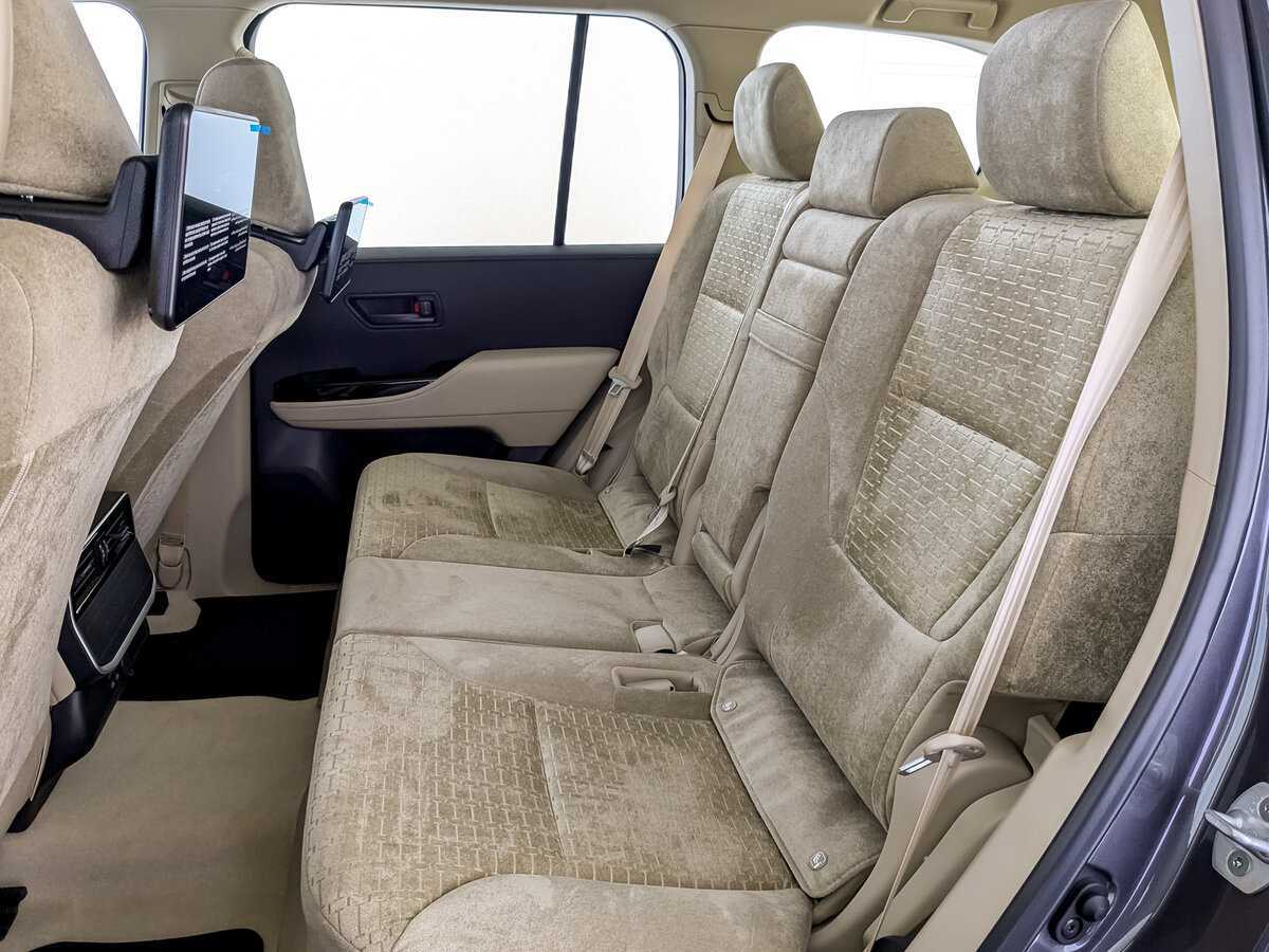 Купить Toyota Land Cruiser с пробегом. Фото: #11