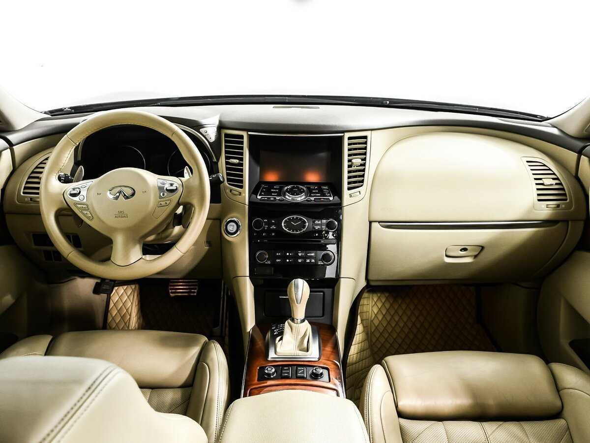 Купить Infiniti QX70 с пробегом. Фото: #10