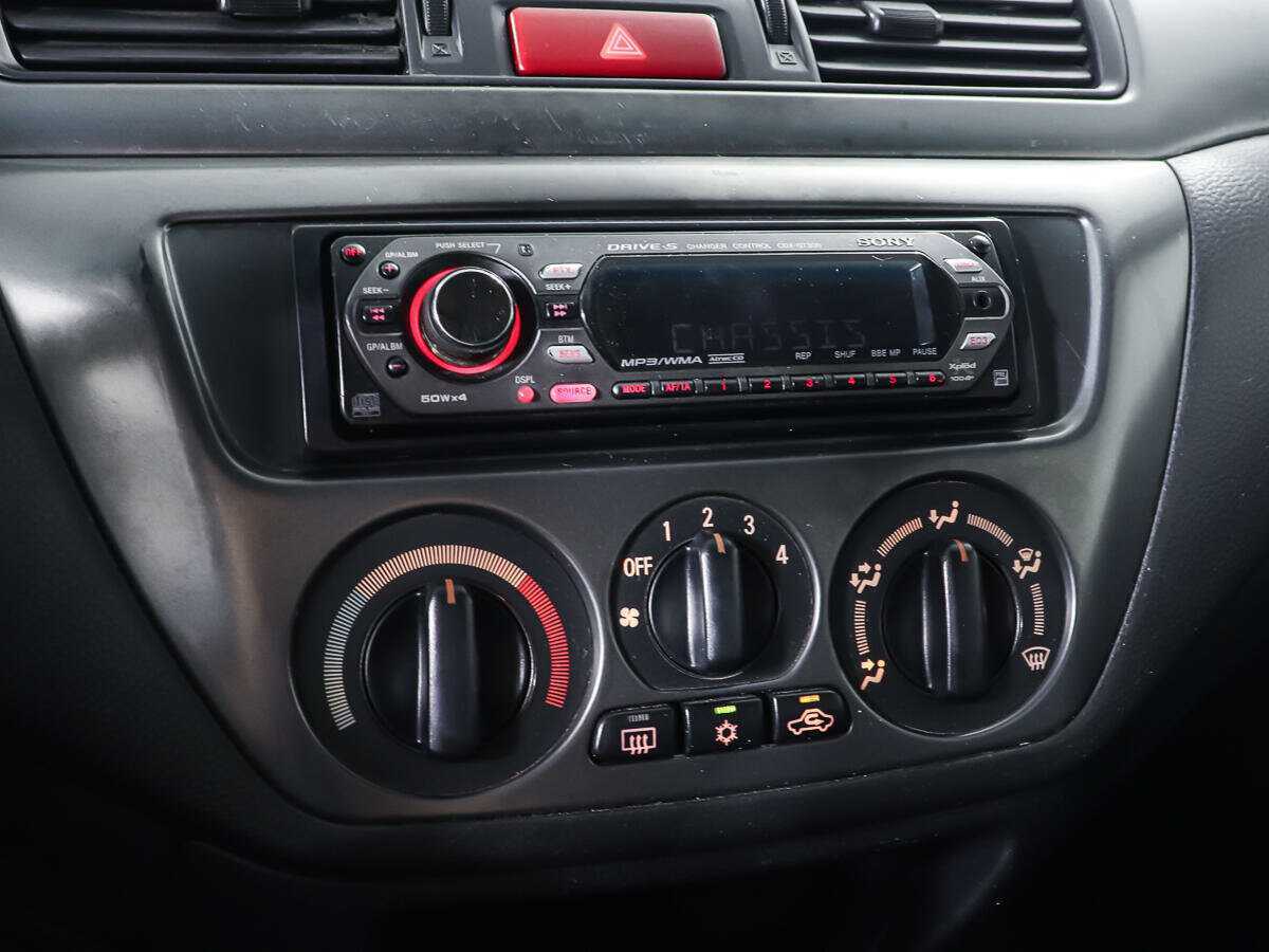Купить Mitsubishi Lancer с пробегом. Фото: #15