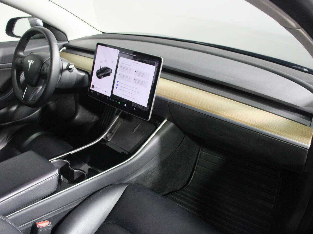 Купить Tesla Model 3 с пробегом. Фото: #8