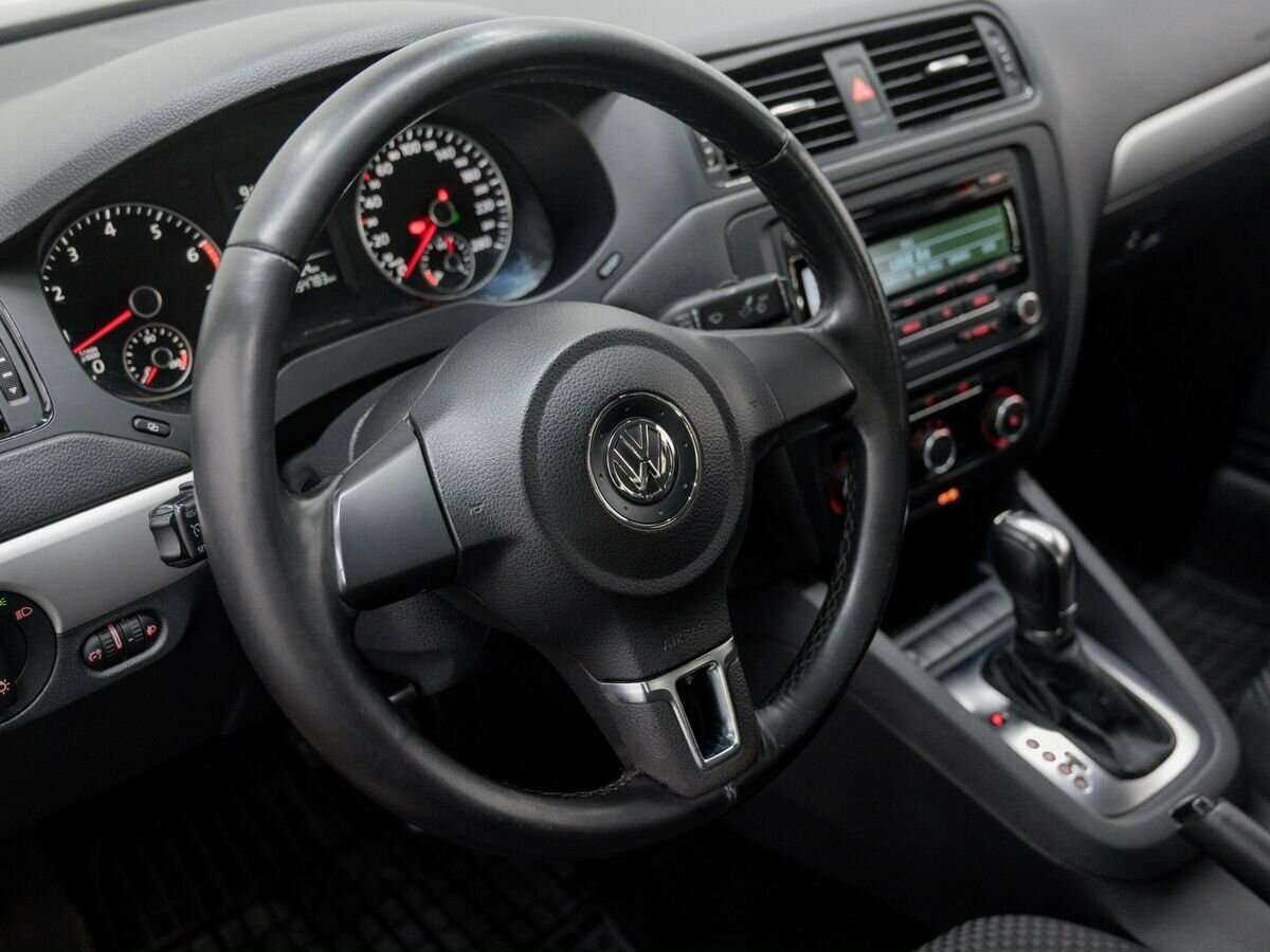 Купить Volkswagen Jetta с пробегом. Фото: #13