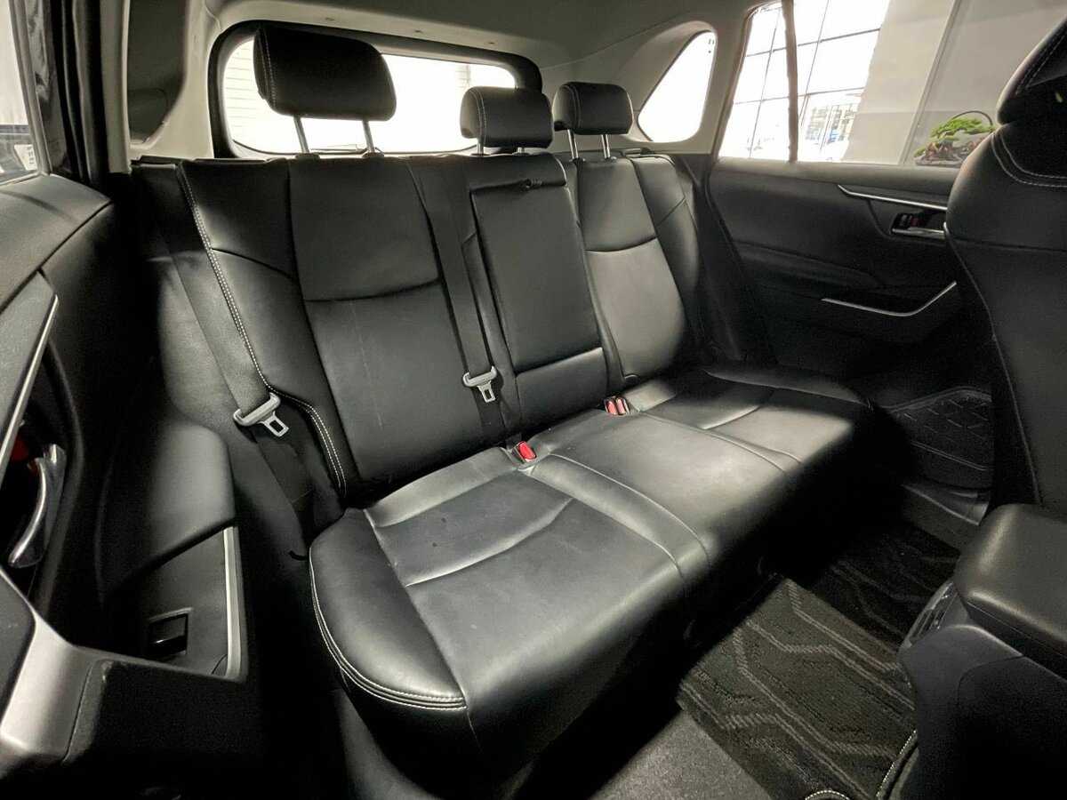 Купить Toyota RAV4 с пробегом. Фото: #17