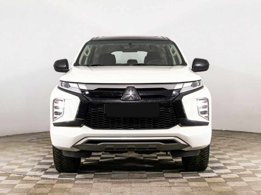 Купить Mitsubishi Montero Sport с пробегом. Фото: #1