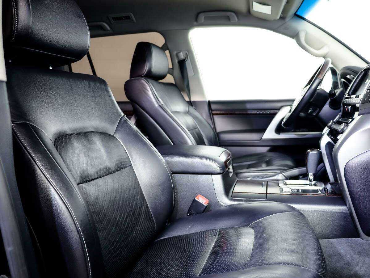 Купить Toyota Land Cruiser с пробегом. Фото: #10