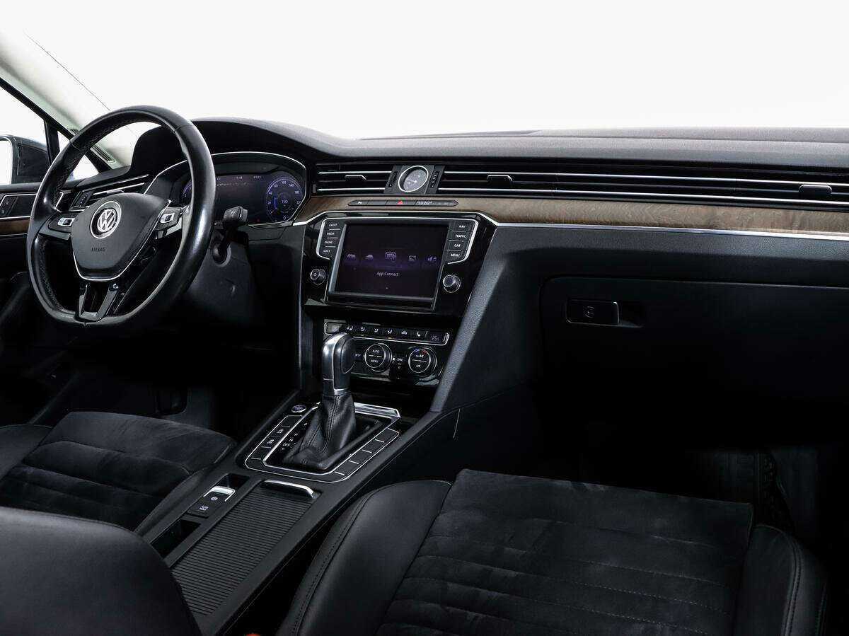 Купить Volkswagen Passat с пробегом. Фото: #8