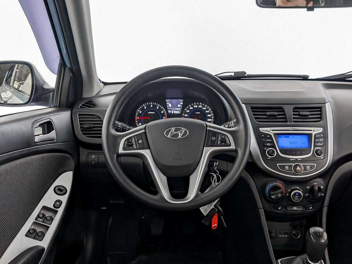 Купить Hyundai Solaris с пробегом. Фото: #13