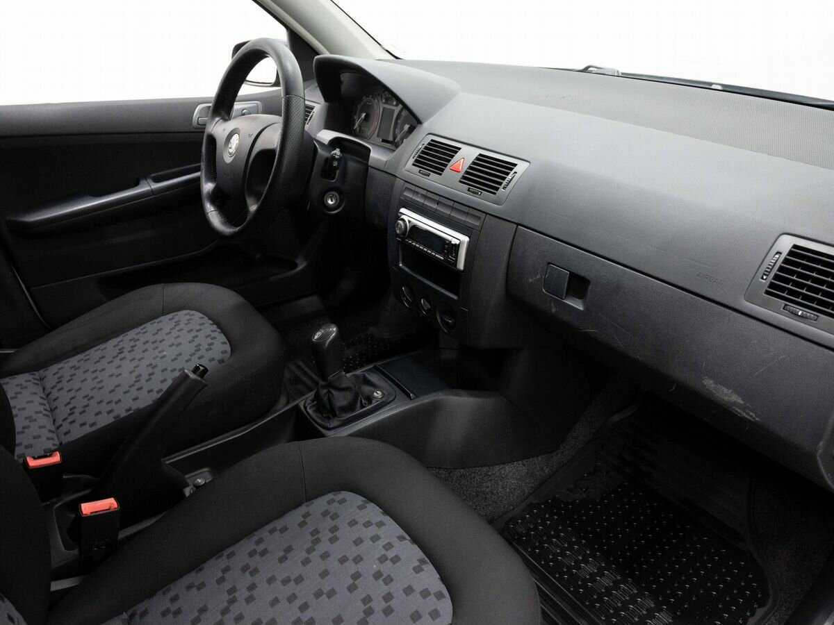 Купить Skoda Fabia с пробегом. Фото: #10