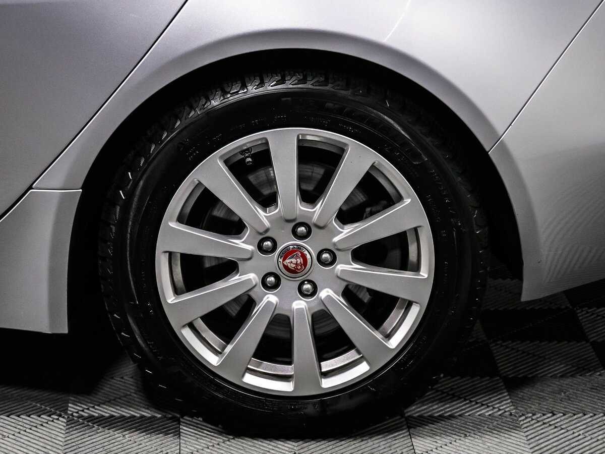 Купить Jaguar XE с пробегом. Фото: #14