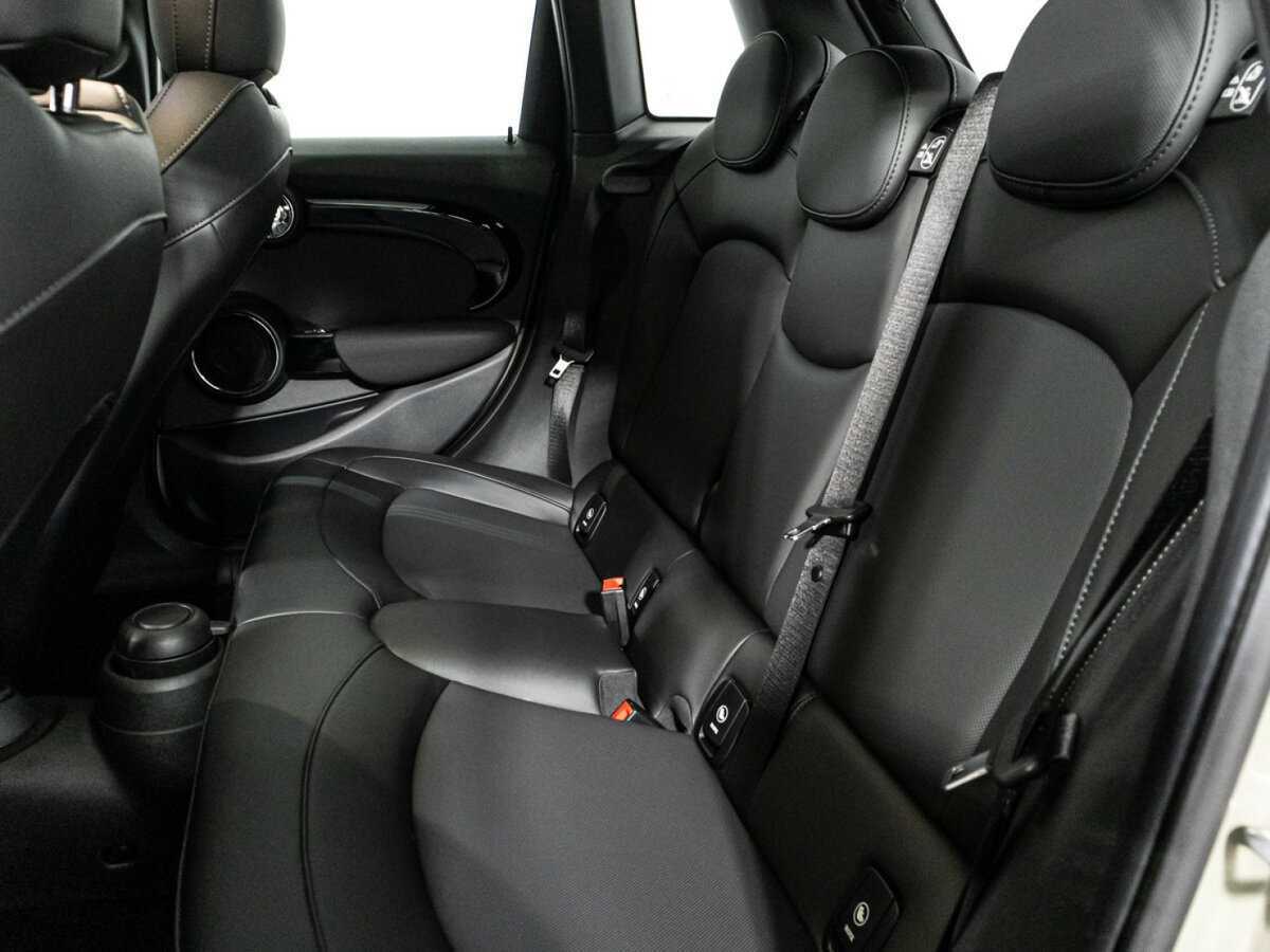 Купить Mini Hatch с пробегом. Фото: #9