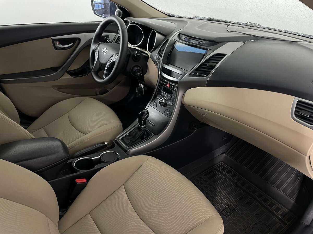 Купить Hyundai Elantra с пробегом. Фото: #8