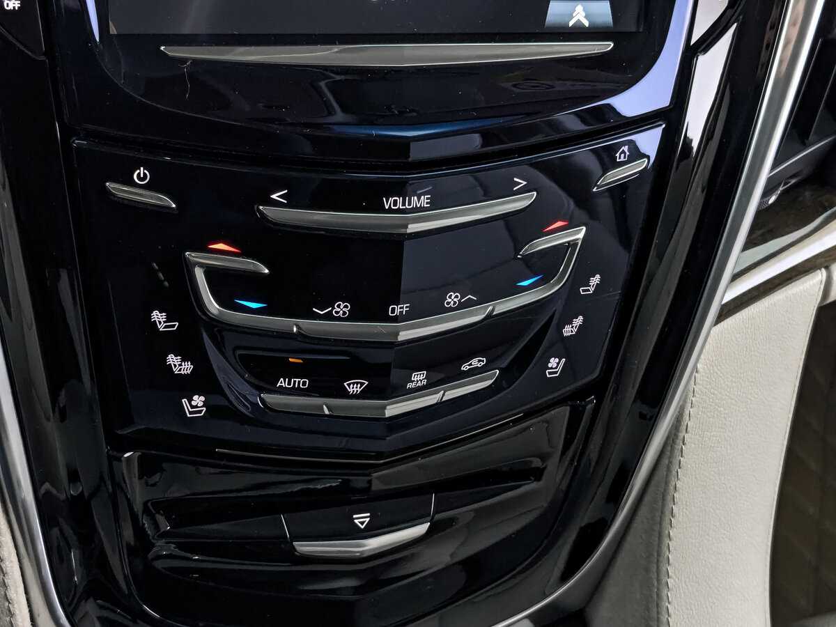 Купить Cadillac Escalade с пробегом. Фото: #20
