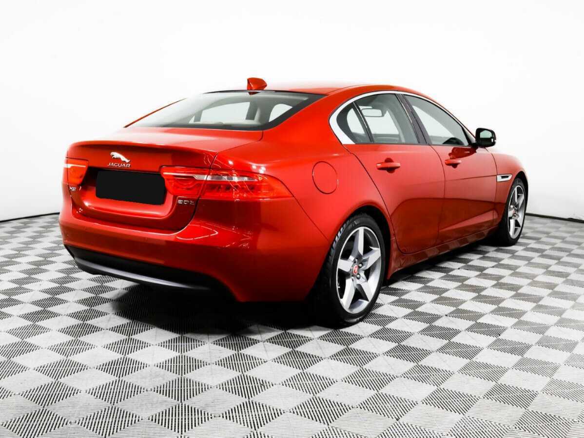 Купить Jaguar XE с пробегом. Фото: #4