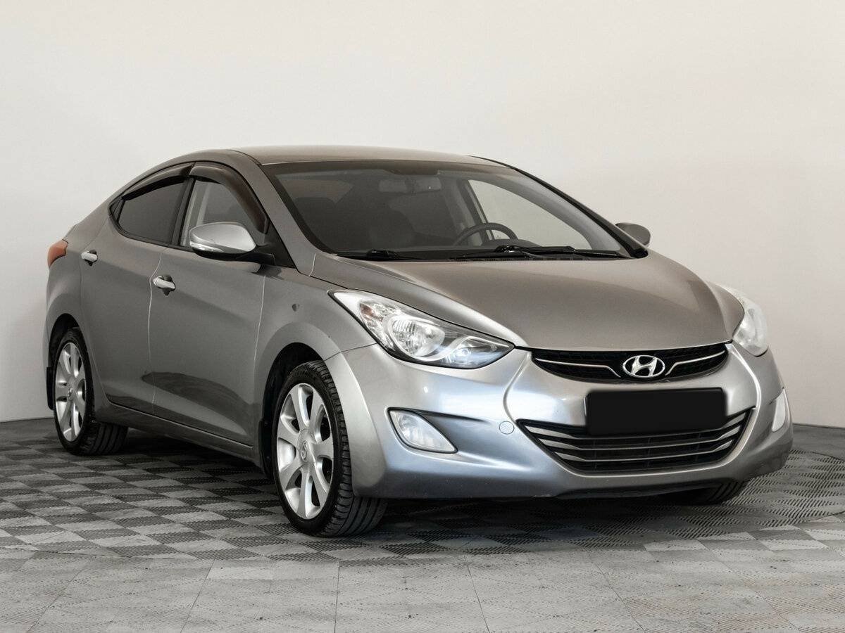 Купить Hyundai Elantra с пробегом. Фото: #2