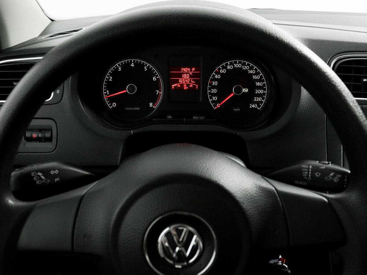 Купить Volkswagen Polo с пробегом. Фото: #14