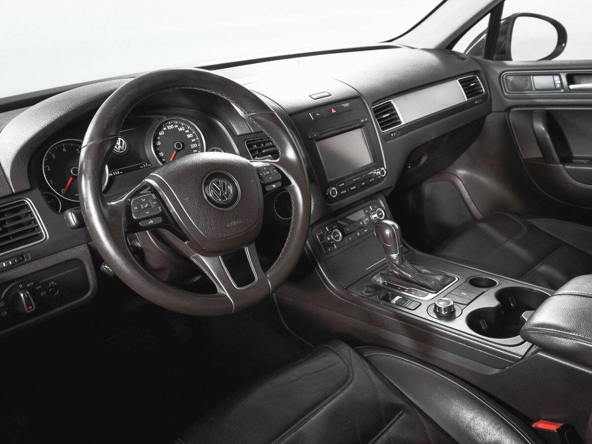 Купить Volkswagen Touareg с пробегом. Фото: #13