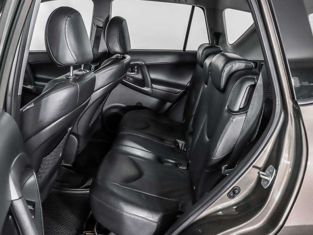 Купить Toyota RAV4 с пробегом. Фото: #11
