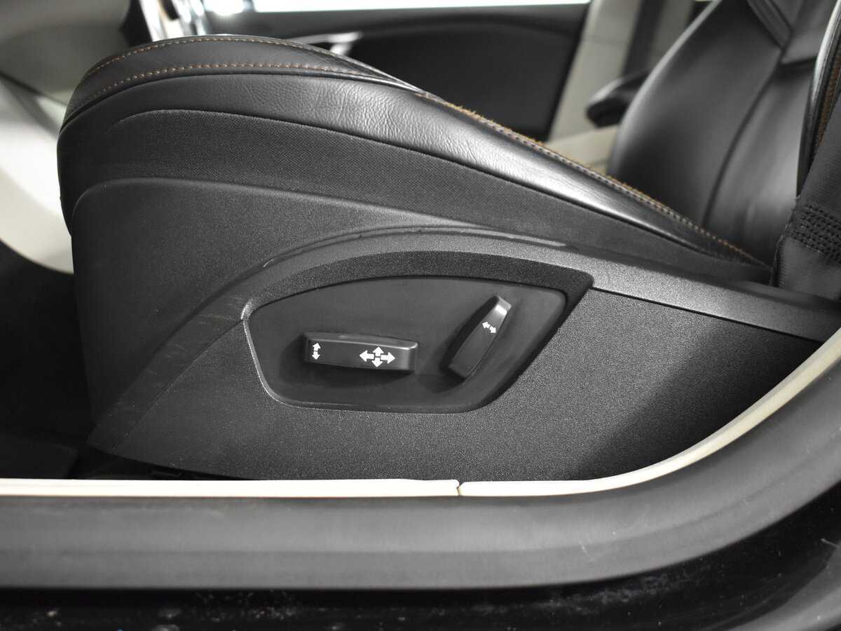 Купить Volvo V40 Cross Country с пробегом. Фото: #15