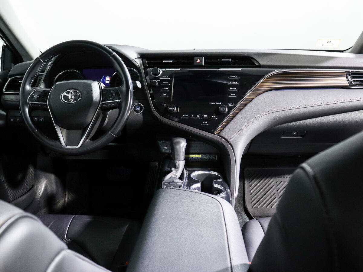 Купить Toyota Camry с пробегом. Фото: #9
