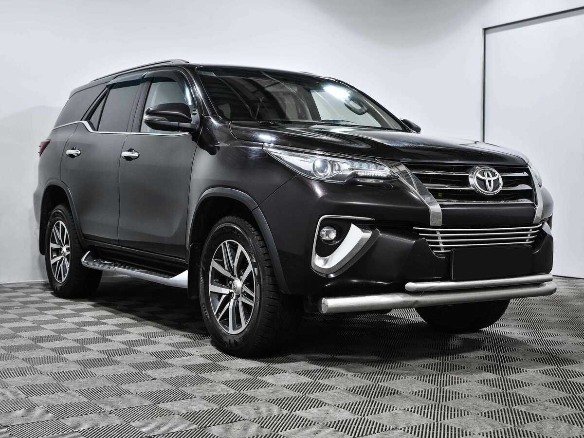 Купить Toyota Fortuner с пробегом. Фото: #2