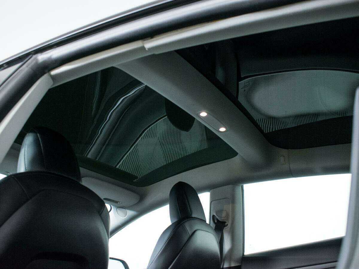 Купить Tesla Model 3 с пробегом. Фото: #14