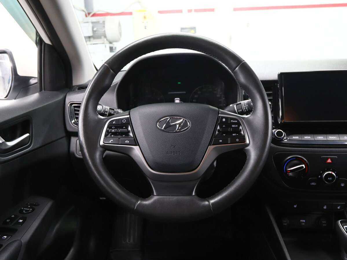 Купить Hyundai Solaris с пробегом. Фото: #15
