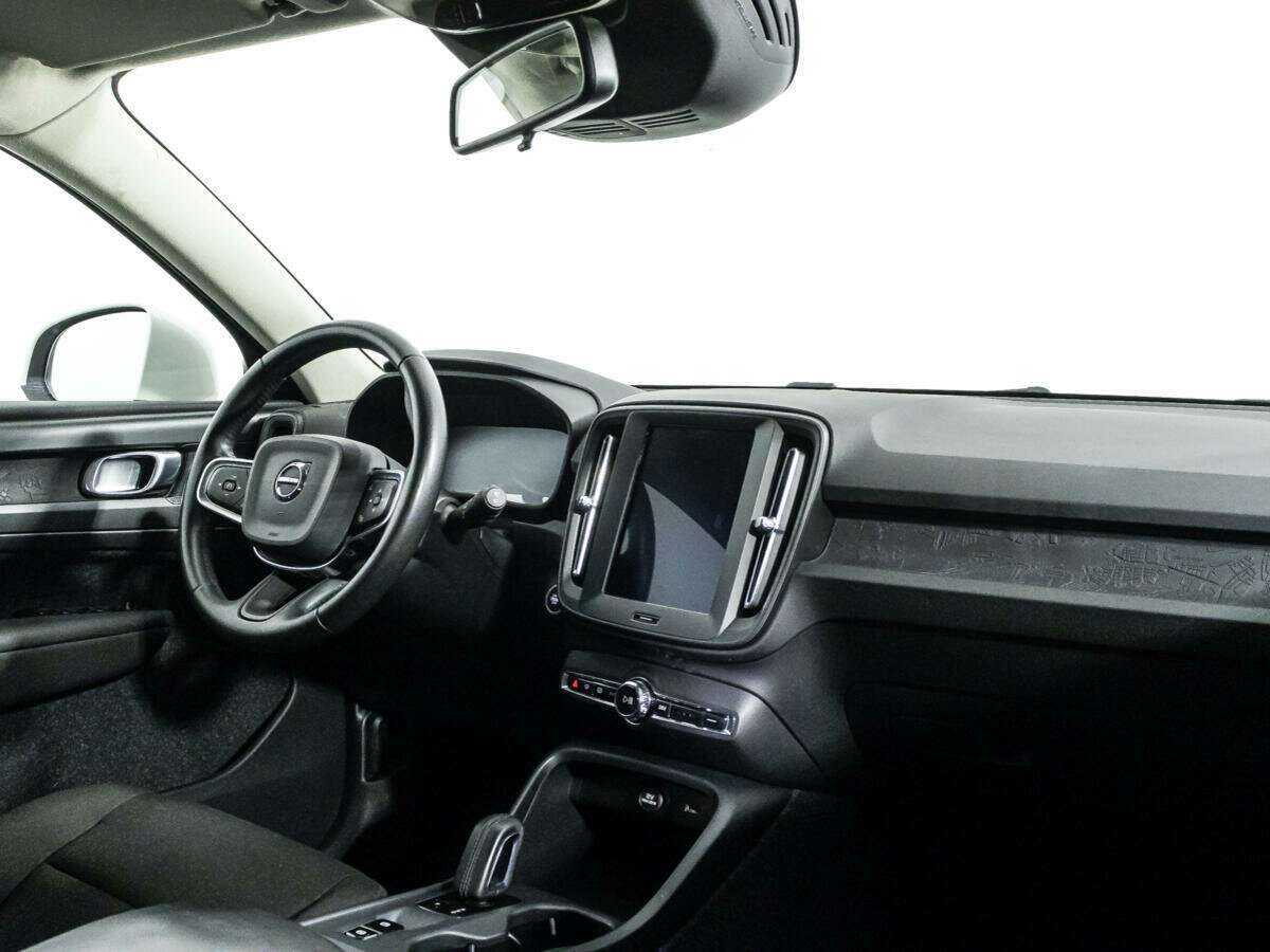 Купить Volvo XC40 с пробегом. Фото: #8