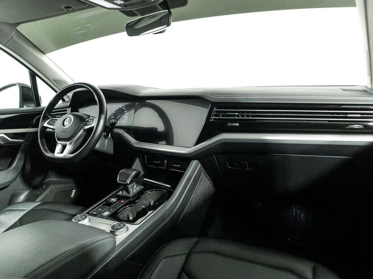Купить Volkswagen Touareg с пробегом. Фото: #7