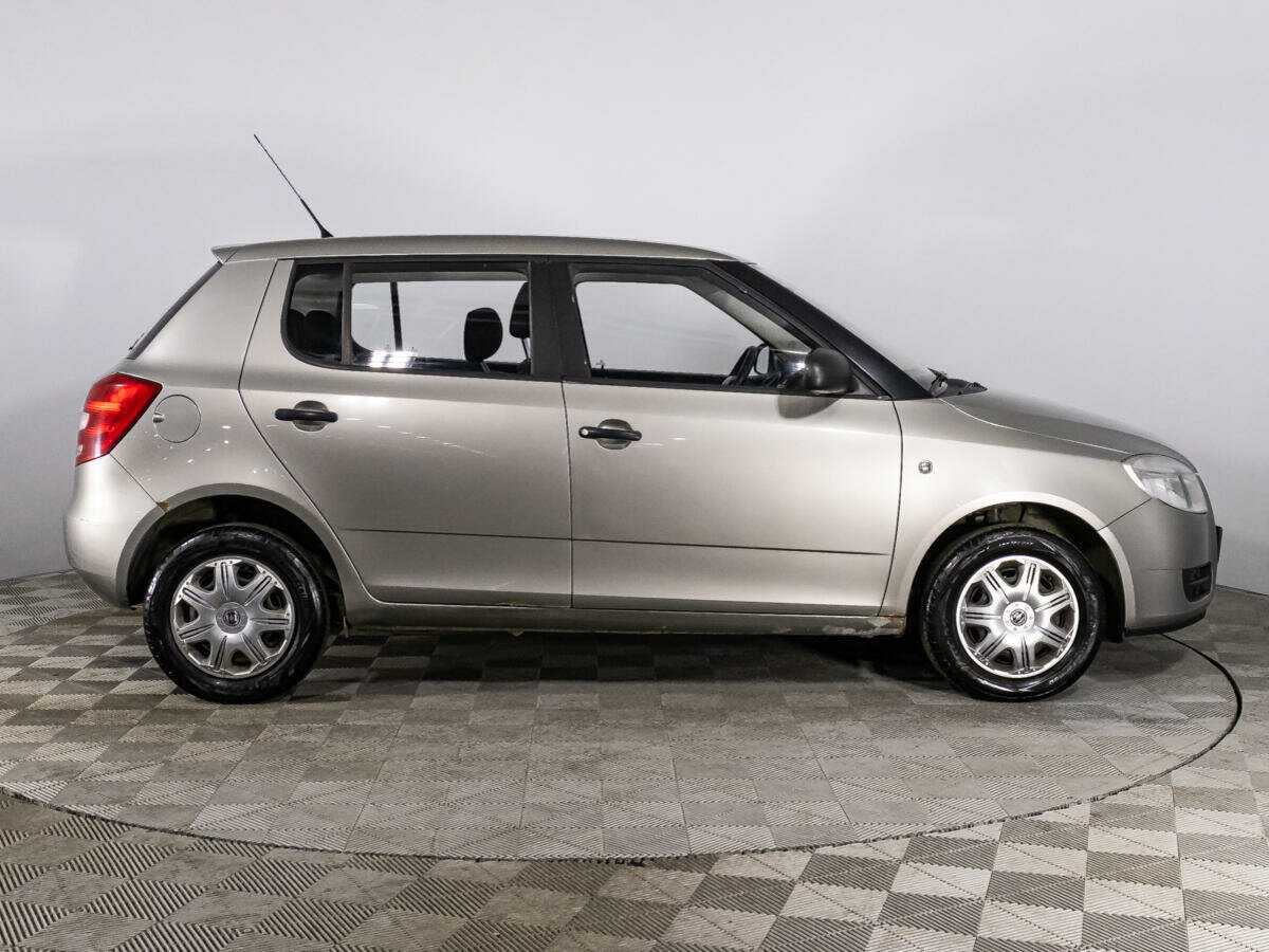 Купить Skoda Fabia с пробегом. Фото: #3