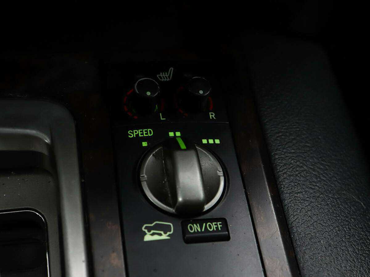Купить Toyota Land Cruiser с пробегом. Фото: #21