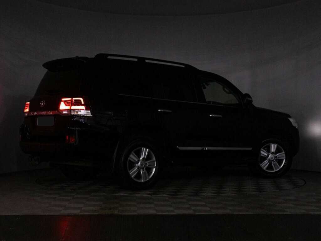 Купить Toyota Land Cruiser с пробегом. Фото: #30
