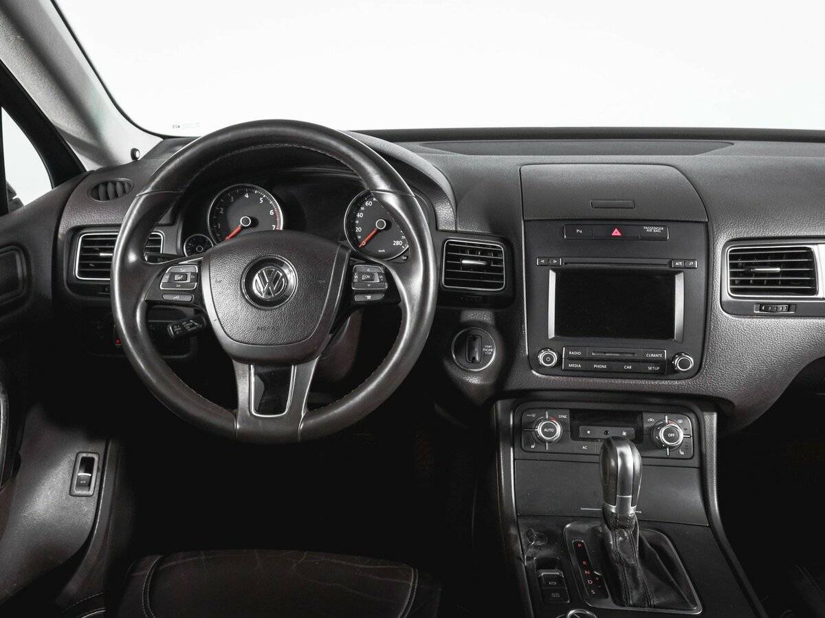 Купить Volkswagen Touareg с пробегом. Фото: #11