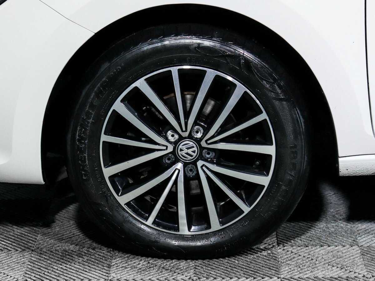 Купить Volkswagen Santana с пробегом. Фото: #11