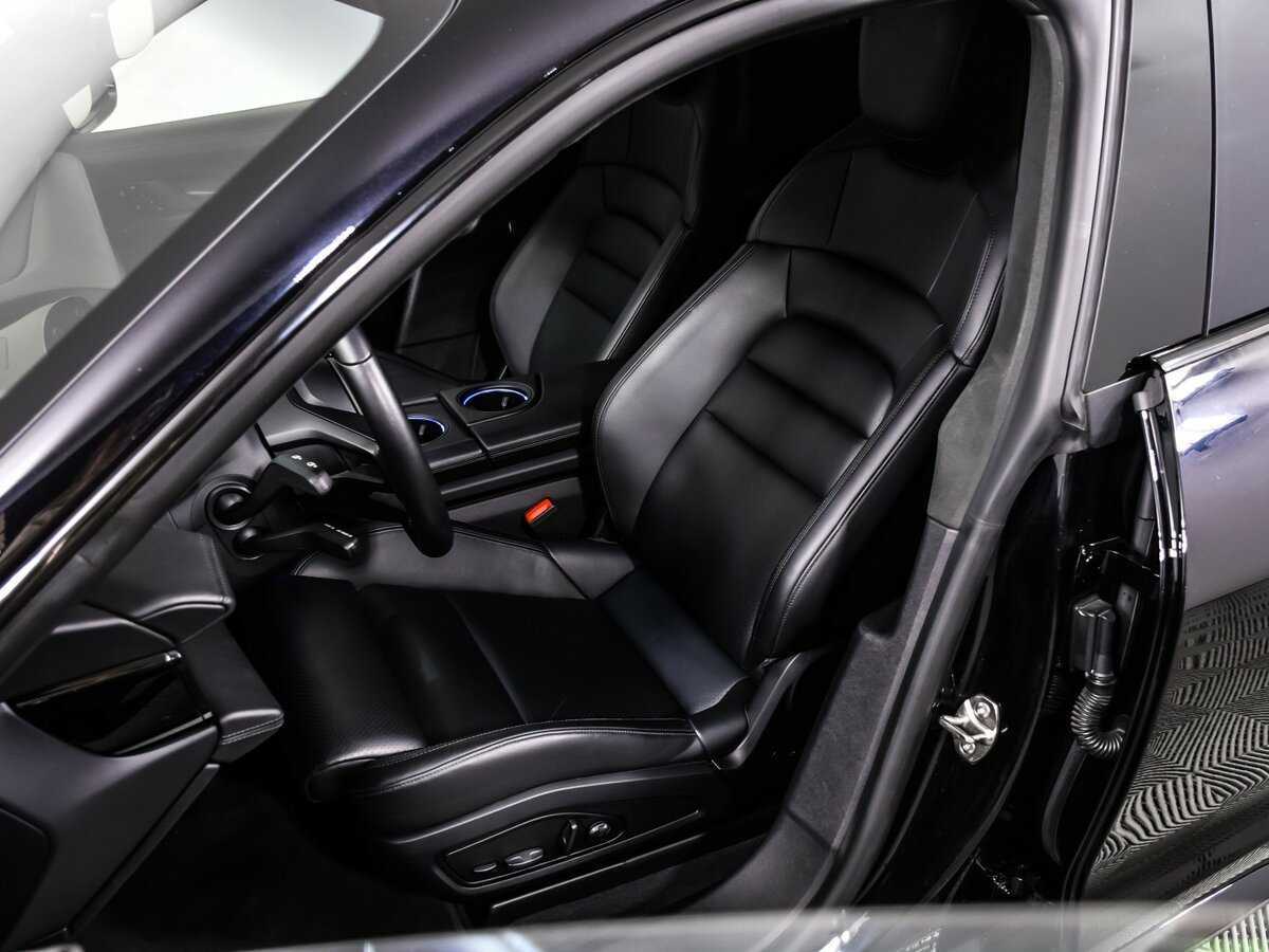 Купить Porsche Taycan с пробегом. Фото: #14