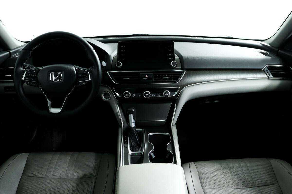 Купить Honda Accord с пробегом. Фото: #10