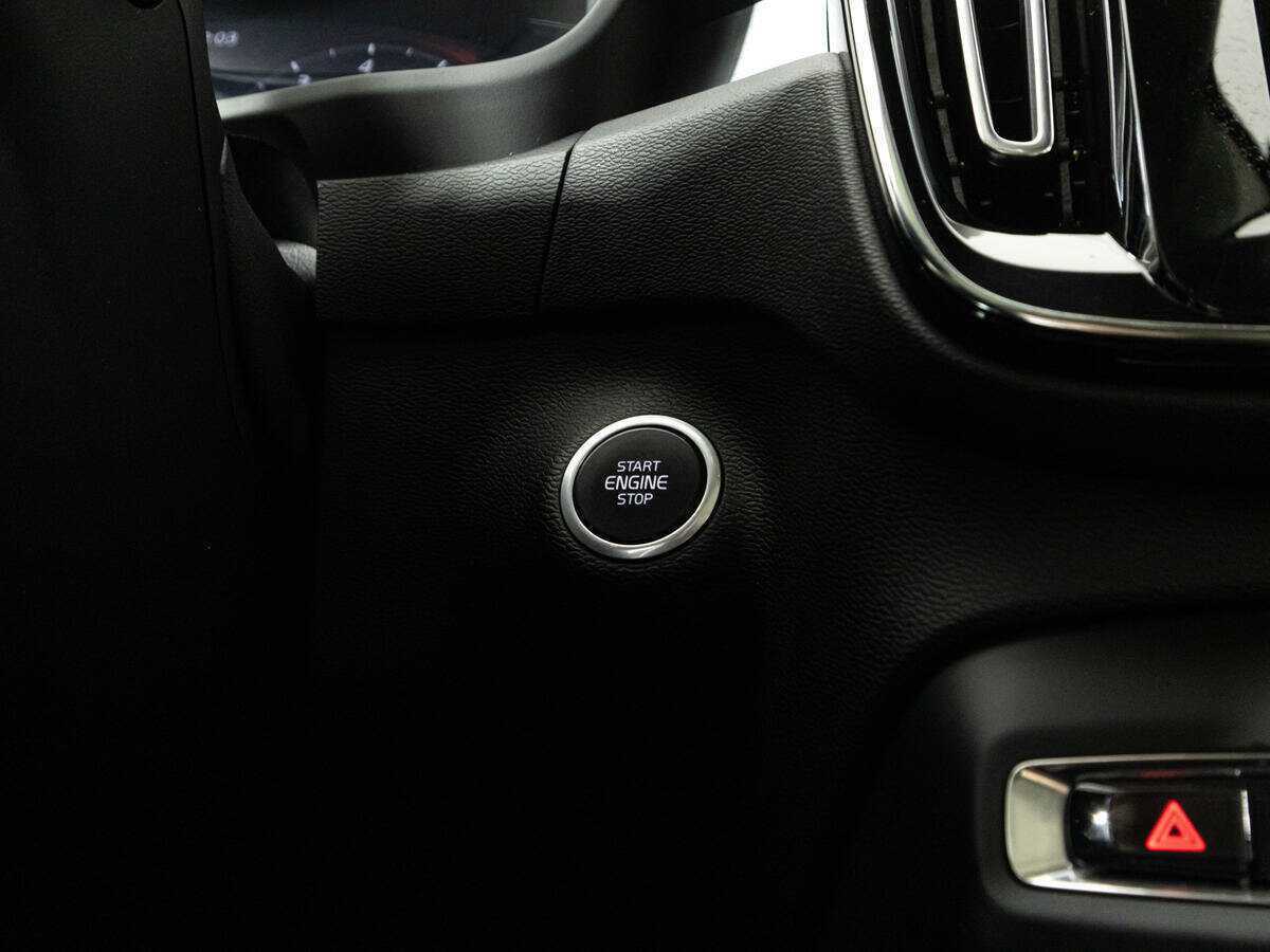Купить Volvo XC40 с пробегом. Фото: #17