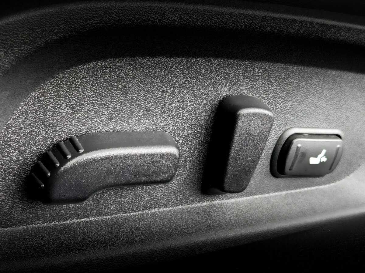 Купить Infiniti Q60 с пробегом. Фото: #18