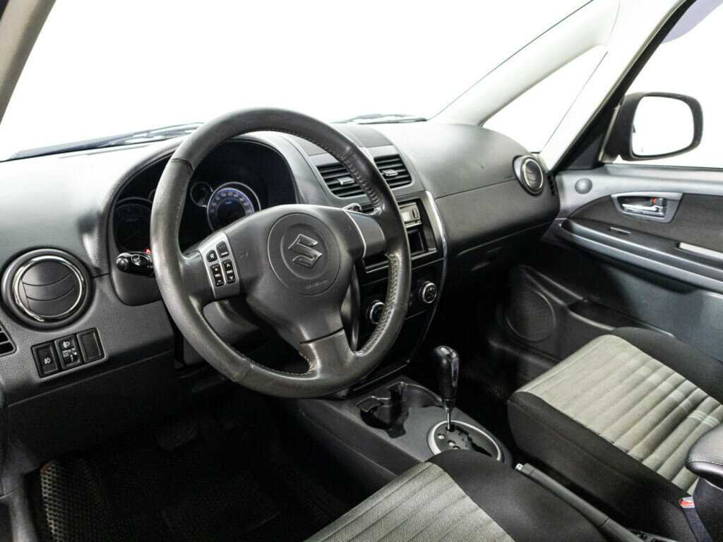 Купить Suzuki SX4 с пробегом. Фото: #10