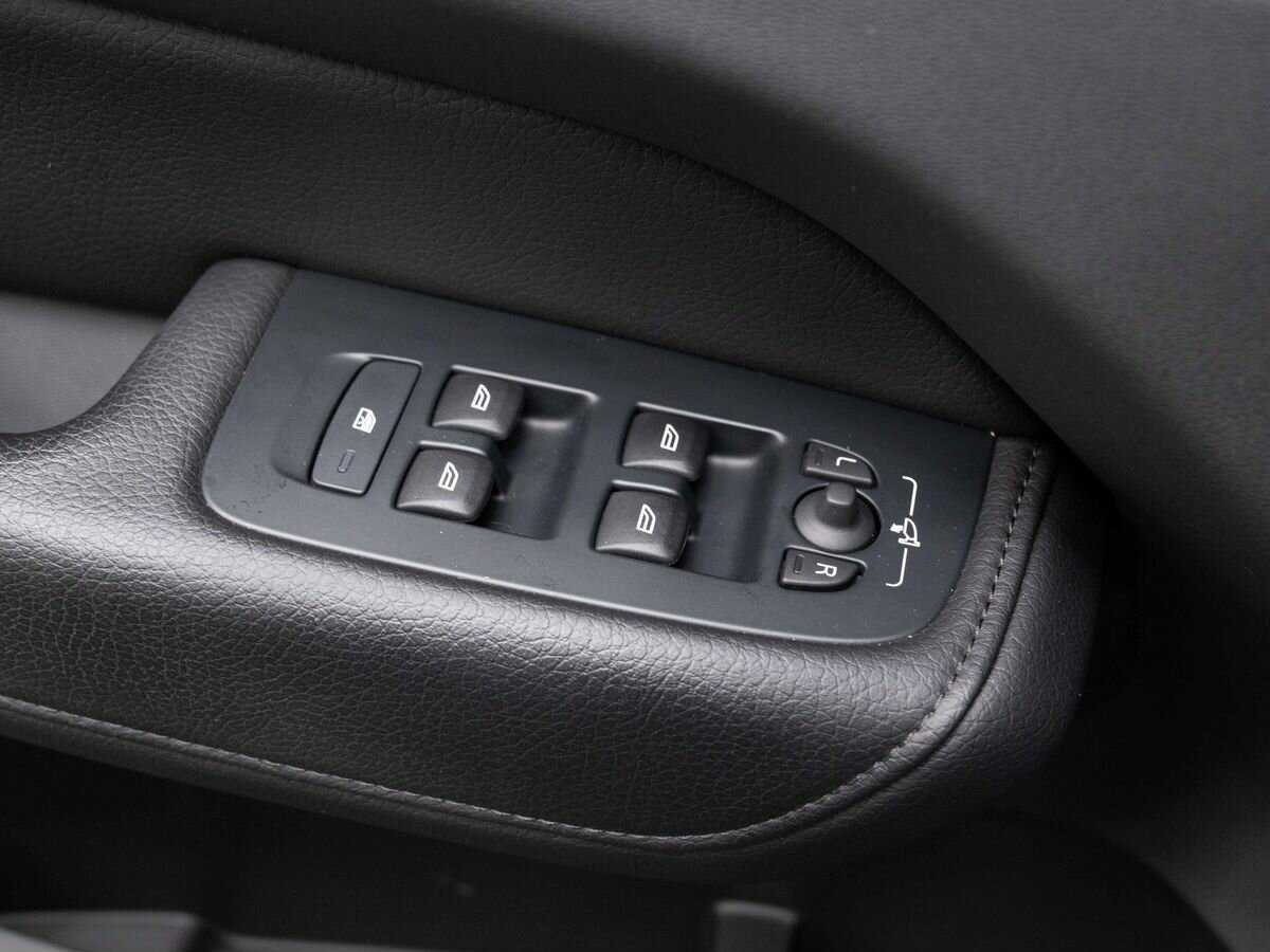 Купить Volvo XC60 с пробегом. Фото: #21
