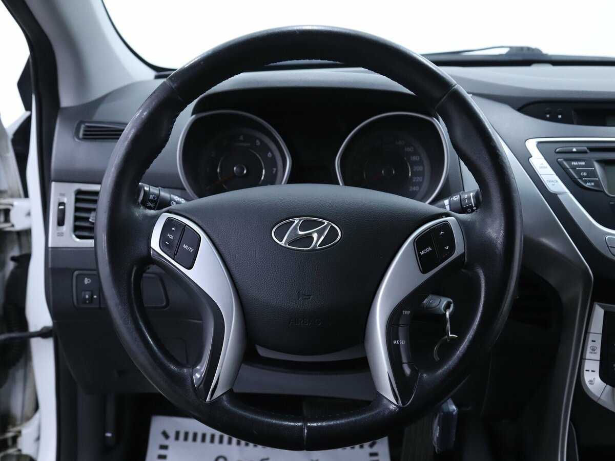 Купить Hyundai Elantra с пробегом. Фото: #7