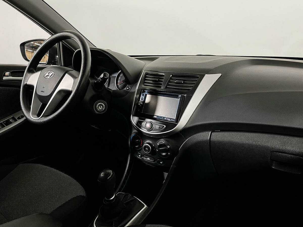 Купить Hyundai Solaris с пробегом. Фото: #8