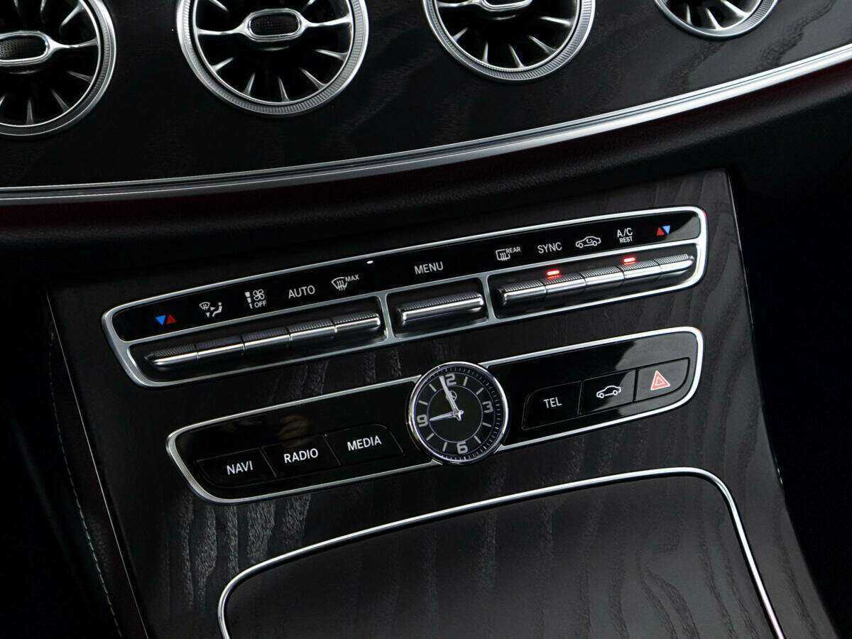 Купить Mercedes-Benz E-Класс с пробегом. Фото: #16