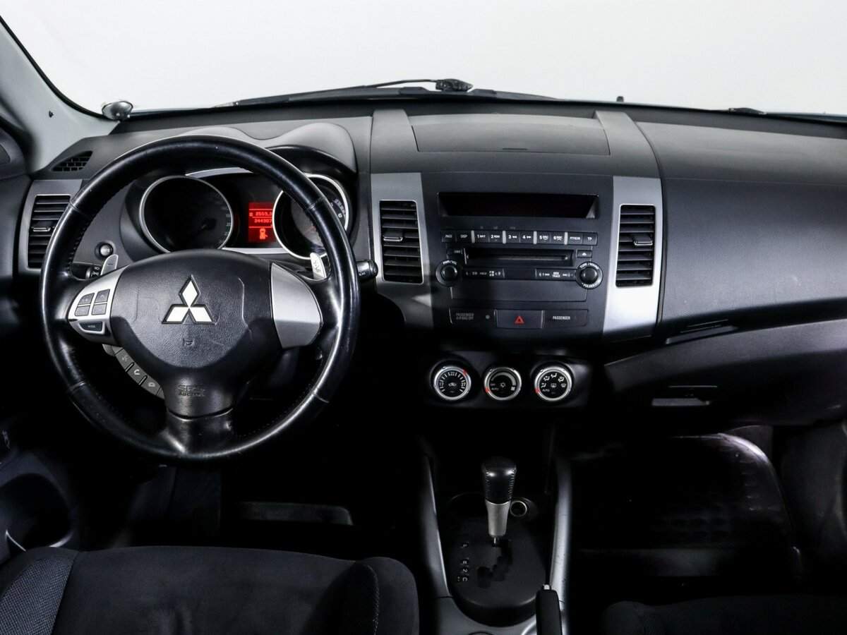 Купить Mitsubishi Outlander с пробегом. Фото: #8