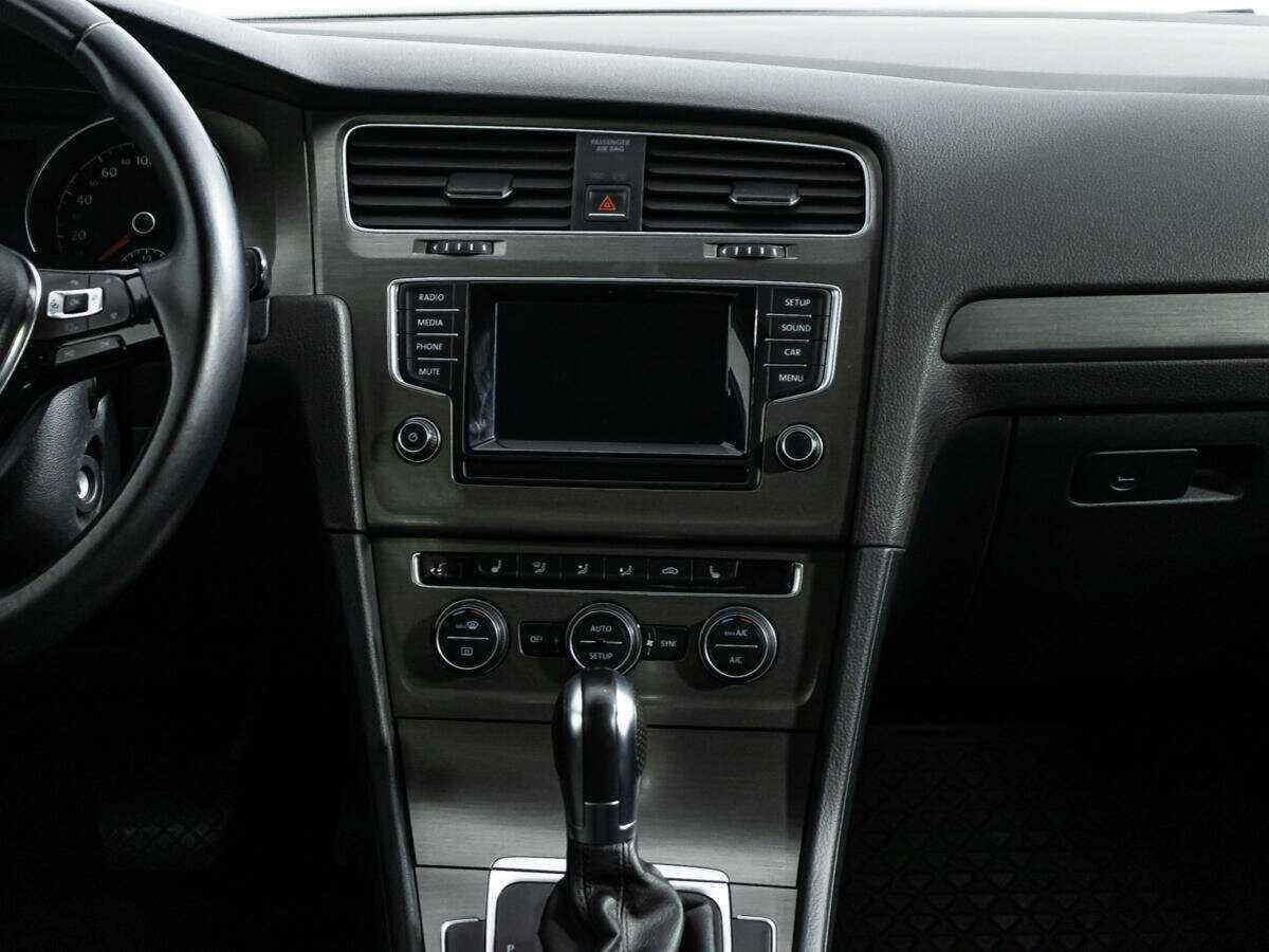 Купить Volkswagen Golf с пробегом. Фото: #13