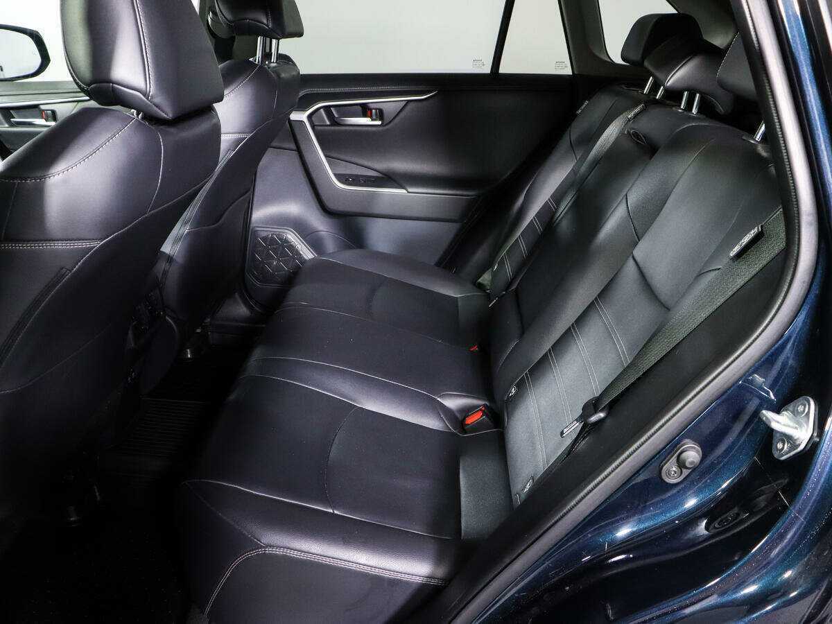 Купить Toyota RAV4 с пробегом. Фото: #9