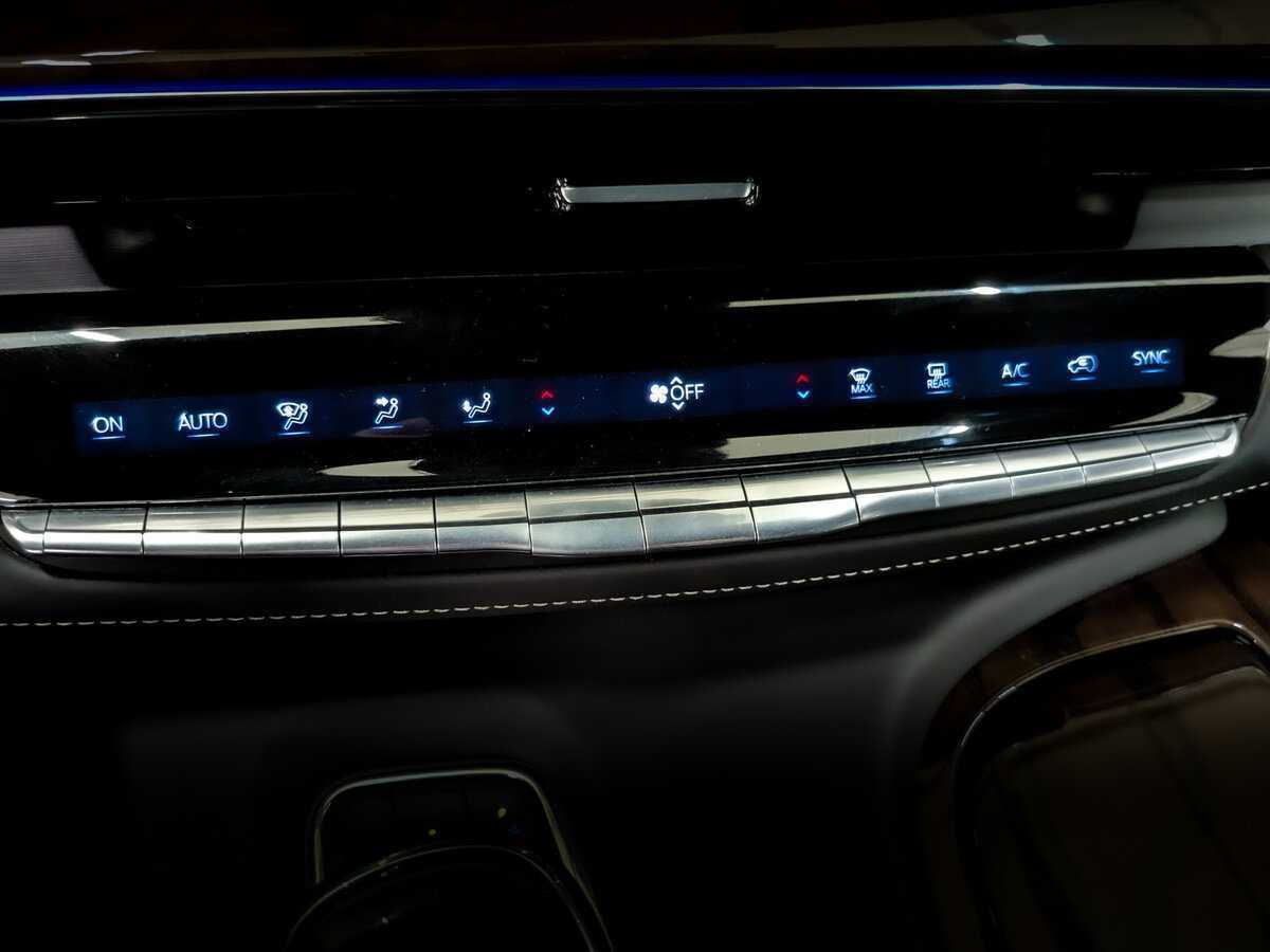 Купить Cadillac Escalade с пробегом. Фото: #24