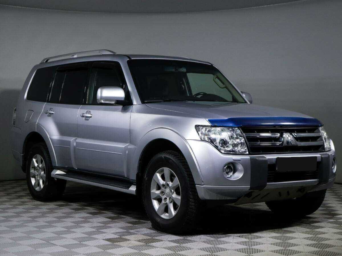 Купить Mitsubishi Pajero с пробегом. Фото: #2