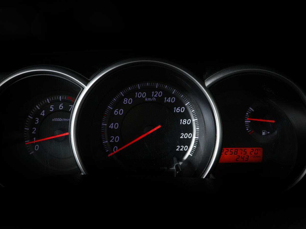 Купить Nissan Tiida с пробегом. Фото: #10