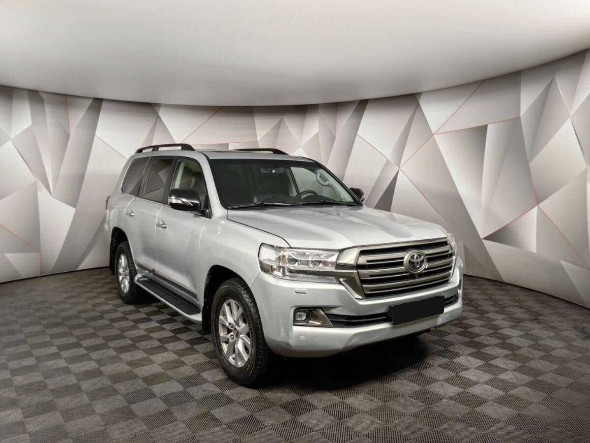Купить Toyota Land Cruiser с пробегом. Фото: #2