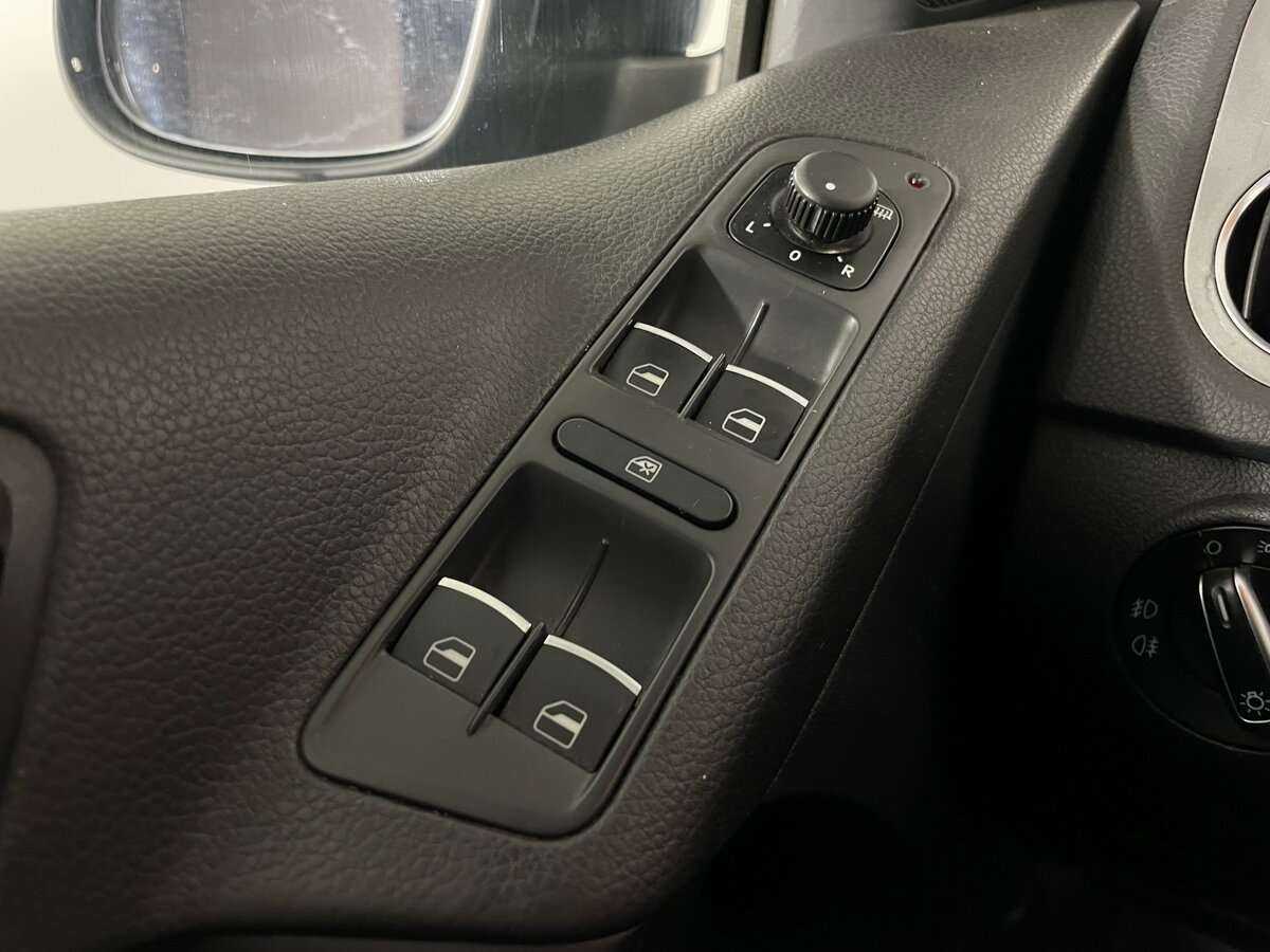 Купить Volkswagen Tiguan с пробегом. Фото: #14