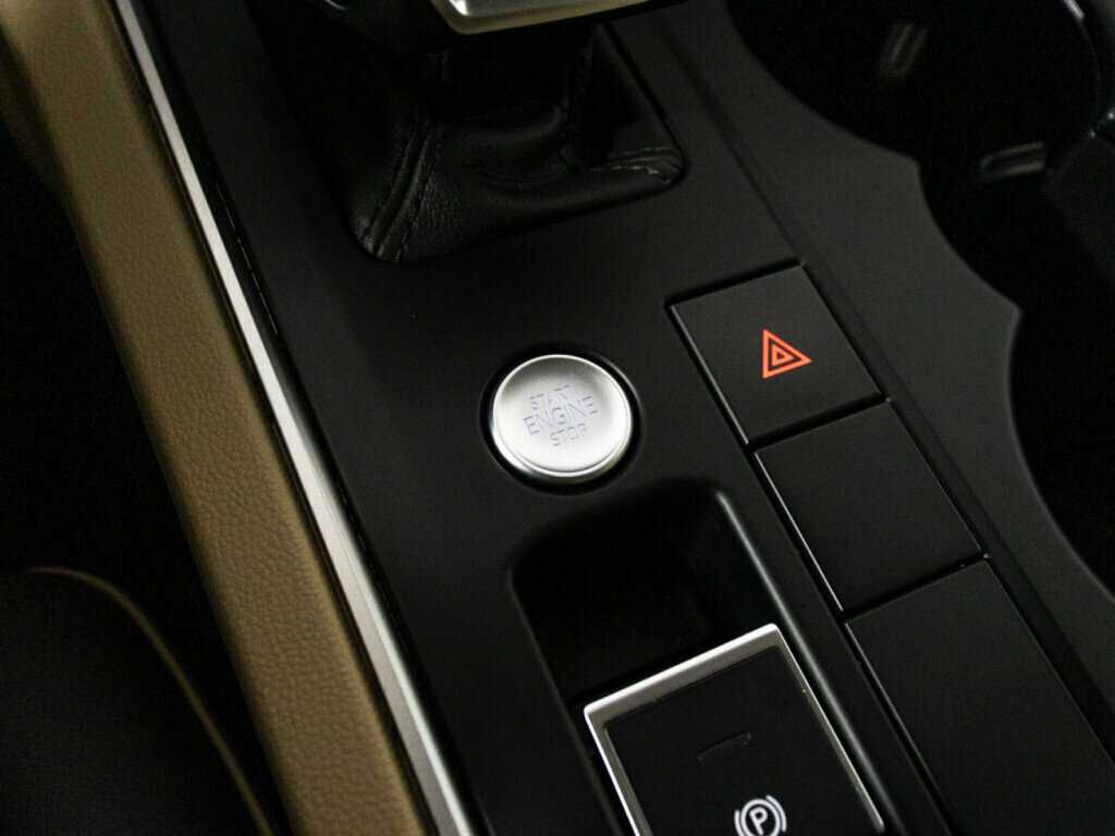Купить Volkswagen Touareg с пробегом. Фото: #21